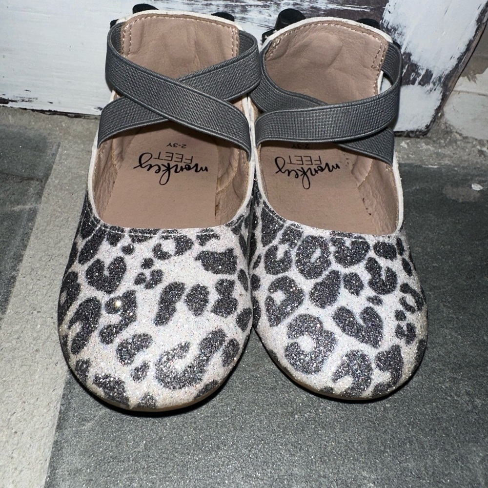 Monkey Feet Glitter Gray Leopard Print Stylish Leather Strap & Bow Slide’s - Picture 3 of 9